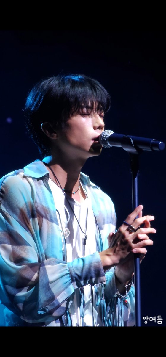 angmeedum's tweet photo. 240929 BE YOUNG IN BUSAN

포인트는 손..이뿌다

#장우영 #BEYOUNG #장우영팬미팅 #BEYOUNG_IN_BUSAN https://t.co/f892hr4Oup
