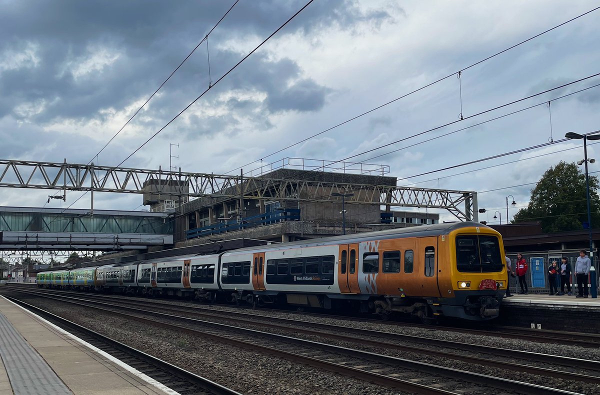 Barberstig's tweet image. Next stop, Stafford. 

#class323farewell #railtour #323