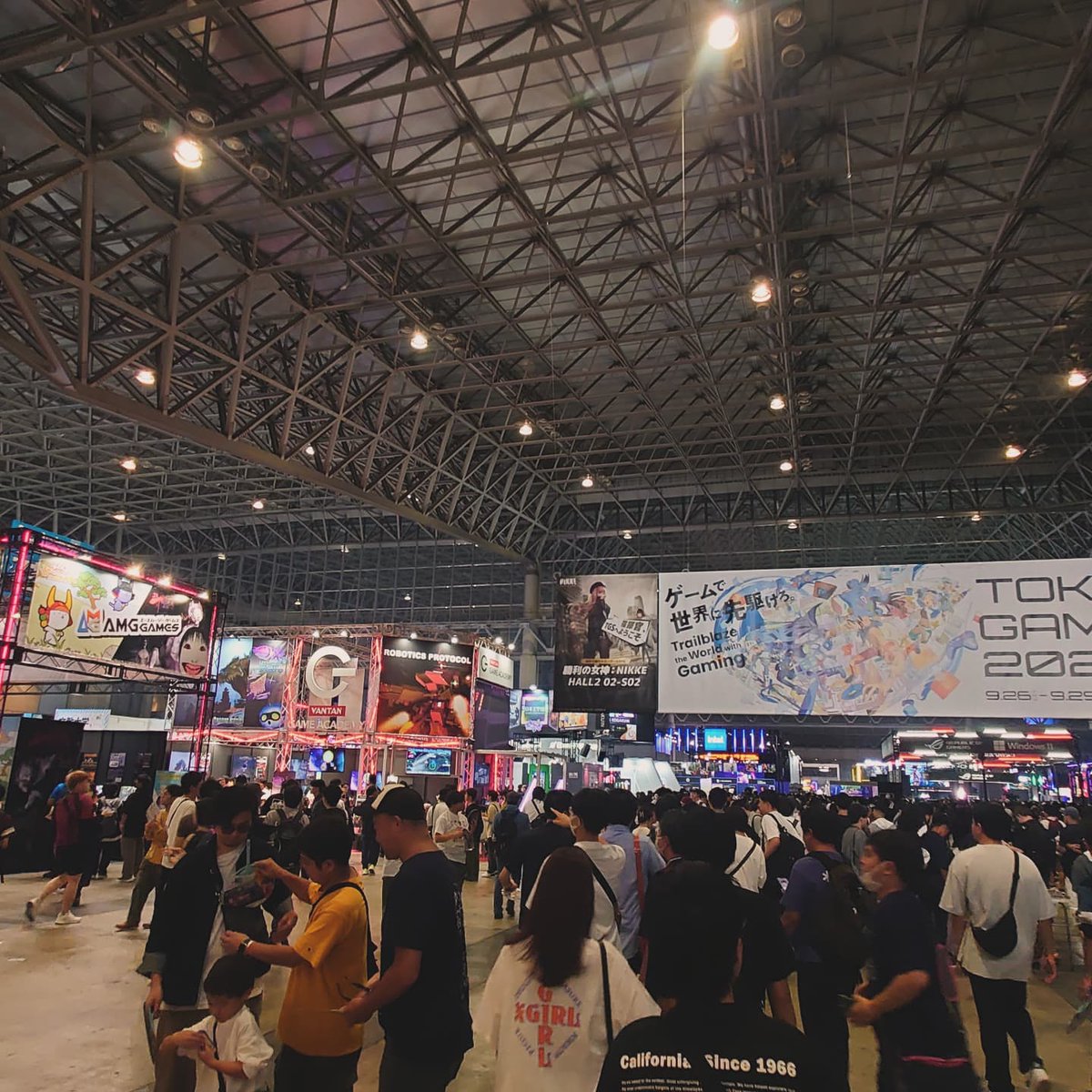 linkin_r25's tweet photo. 東京ゲームショウ楽しかった💡
ゲームもいいけどコスプレいいね✨
また行きたい😃

#東京ゲームショウ
#ゲーム好きな人と繋がりたい 
#ゲーム実況者好きと繋がりたい 
#コスプレイヤーと繋がりたい
#お疲れ様でした 
#ありがとうございました https://t.co/lvpsDcISBG