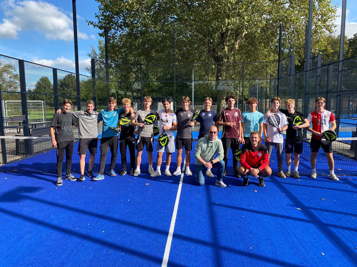 Gisteren een mooie 6-1 overwinning tegen SML en vandaag met z’n allen de padelbaan op. Mooi weekend voor svs 19-1. 🎾☀️