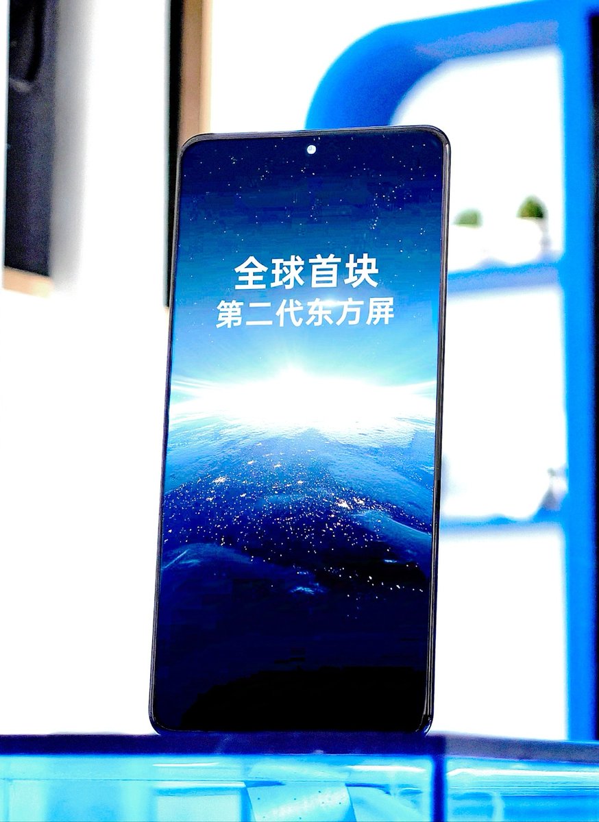 ZionsAnvin's tweet photo. OnePlus 13 display revealed
-6.82-inch BOE X2 screen
- Quad-curved display with micro-curvature design
- 2K resolution
#OnePlue #OnePlus13 https://t.co/Xi8NXSUaeI