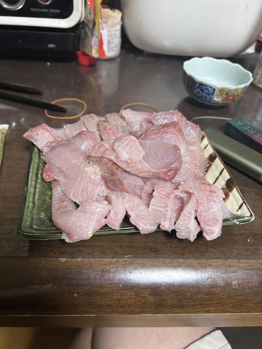 シイラ釣った人、これから釣る人絶対やって欲しい
俺特製シイラのスーパージャンキー焼き笑
バカ飛ぶ
メニュー知りたかったら教えます笑