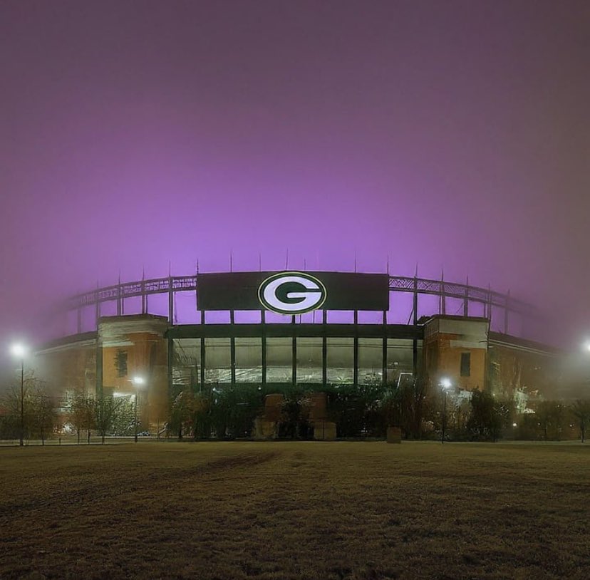 A purple haze was hanging over Lambitch this morning 😈
#SKOL