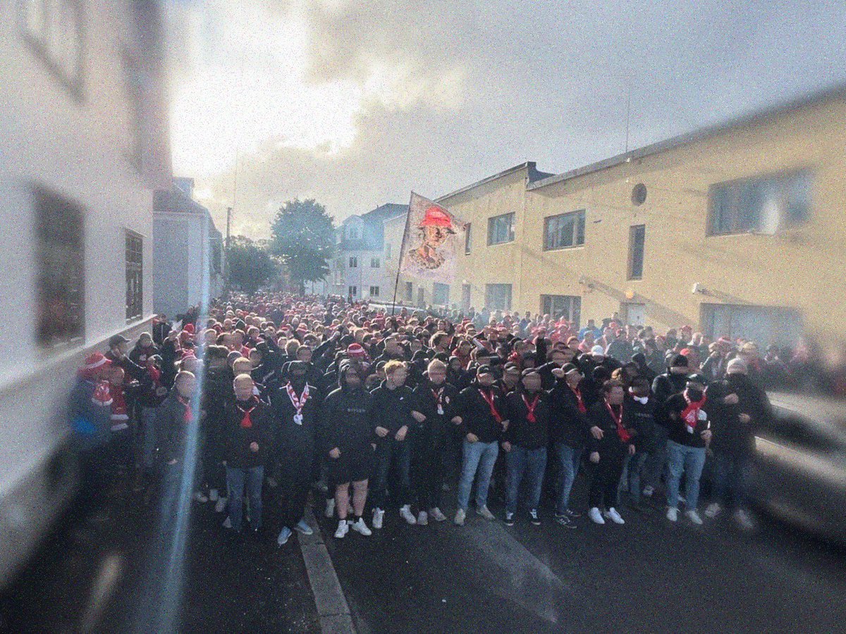 1908_Johnny's tweet image. Våre gater osvosv