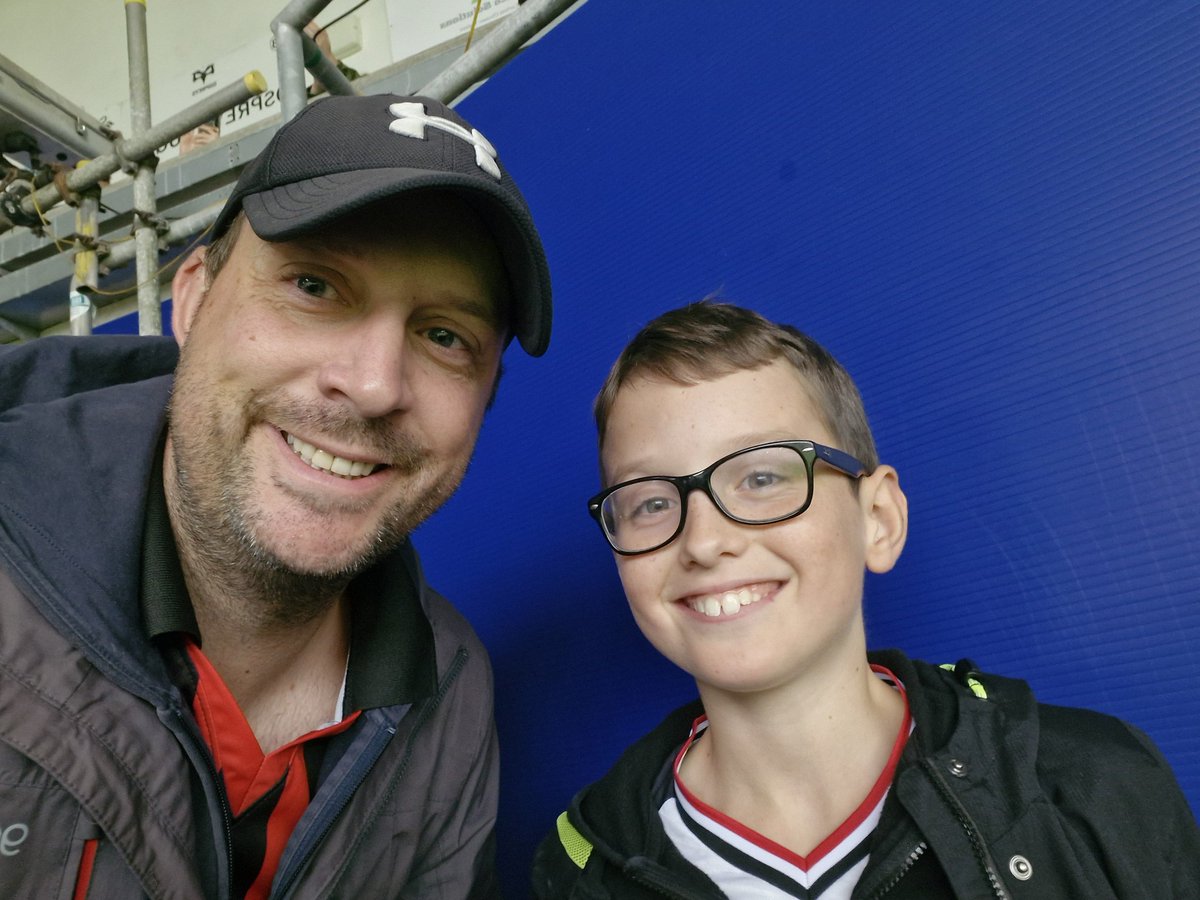 welshgaryevans's tweet photo. Harri and Gary, together with Matt, George, Stu, Tom and Jo. West stand Boyz #swansmatchday https://t.co/nuz9psO2EO