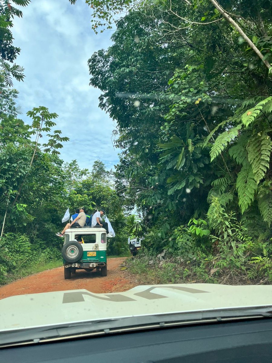 ProyectoCres's tweet photo. 📸 #EnFotos nuestro #RecorridoHumanitario por la Vida y la Paz en el Bajo Cauca antioqueño. #SomosCRES 🫂

Del 26 al 28 de septiembre, las y los habitantes de los territorios de La Borrachera, La Capilla, Los Almendros, El Alto Berrugoso, Las Negritas (…)

🧶 https://t.co/KIqwi9vF7X