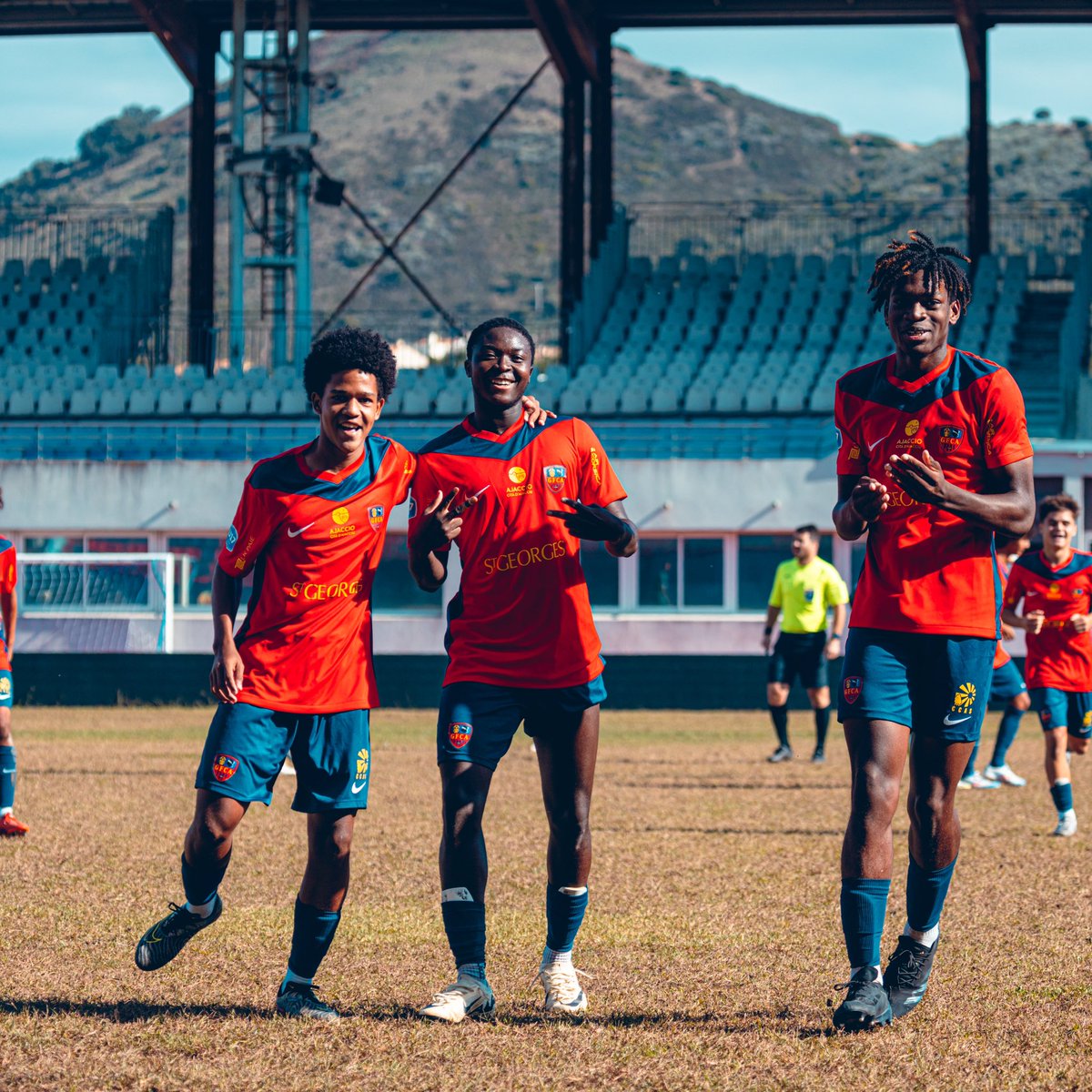 gfc_ajaccio's tweet photo. 90´| FINI DI U SCONTRU
VITTORIA 5-0 PÀ I NOSTRI DIAVULETTI
Après une excellente seconde période où nos diablotins ont pris largement le dessus notamment avec un triplé de Phanuel Kinhoule et un but de Massi Nissa Belkessam !
🔴🔵
#GFCAASGP #ProntiACumbatte #Ekinsport https://t.co/n0gvFe8HoT