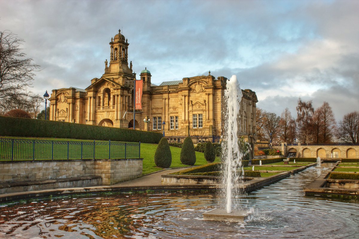 appertunity's tweet photo. More #Bradford #refections @CityParkBD #CityPark #Bradford2025 #ListerPark #CartwrightHall #MugalGardens #Odeon https://t.co/lbbAa2IG3l