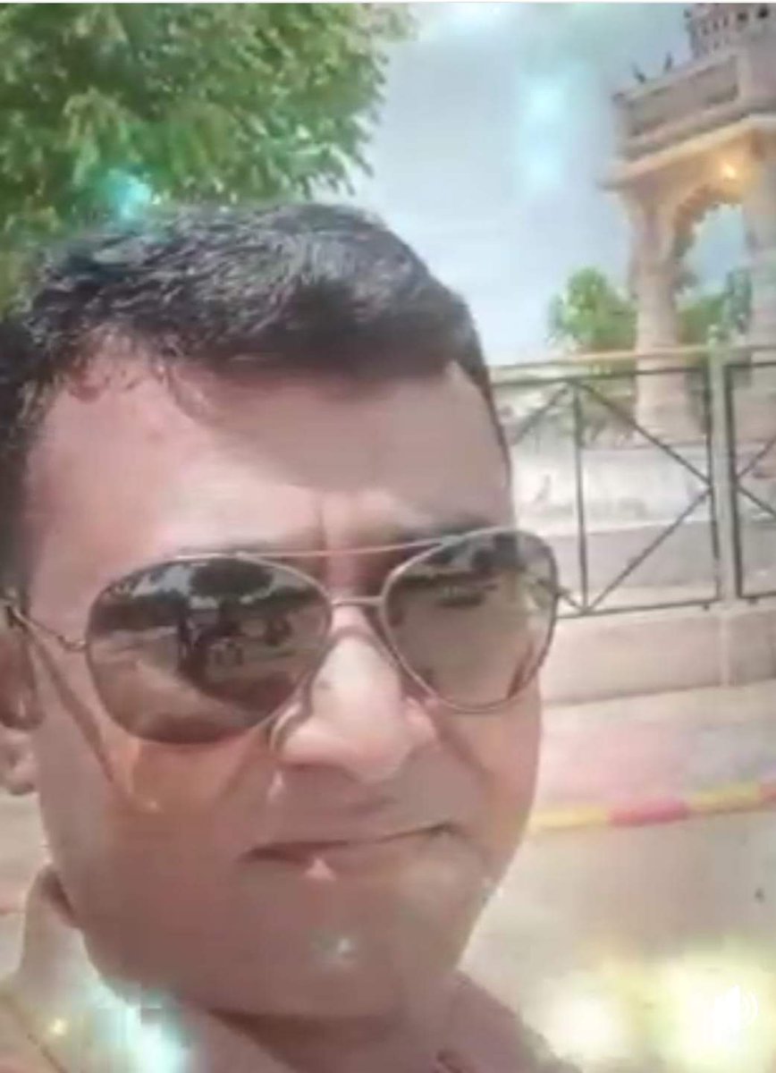 चाहे मोहब्बत हो, या हो गणित
  #साहेब_
बदनाम तो #एक्स (x) ही होता है
🙏🙏🙏🙏