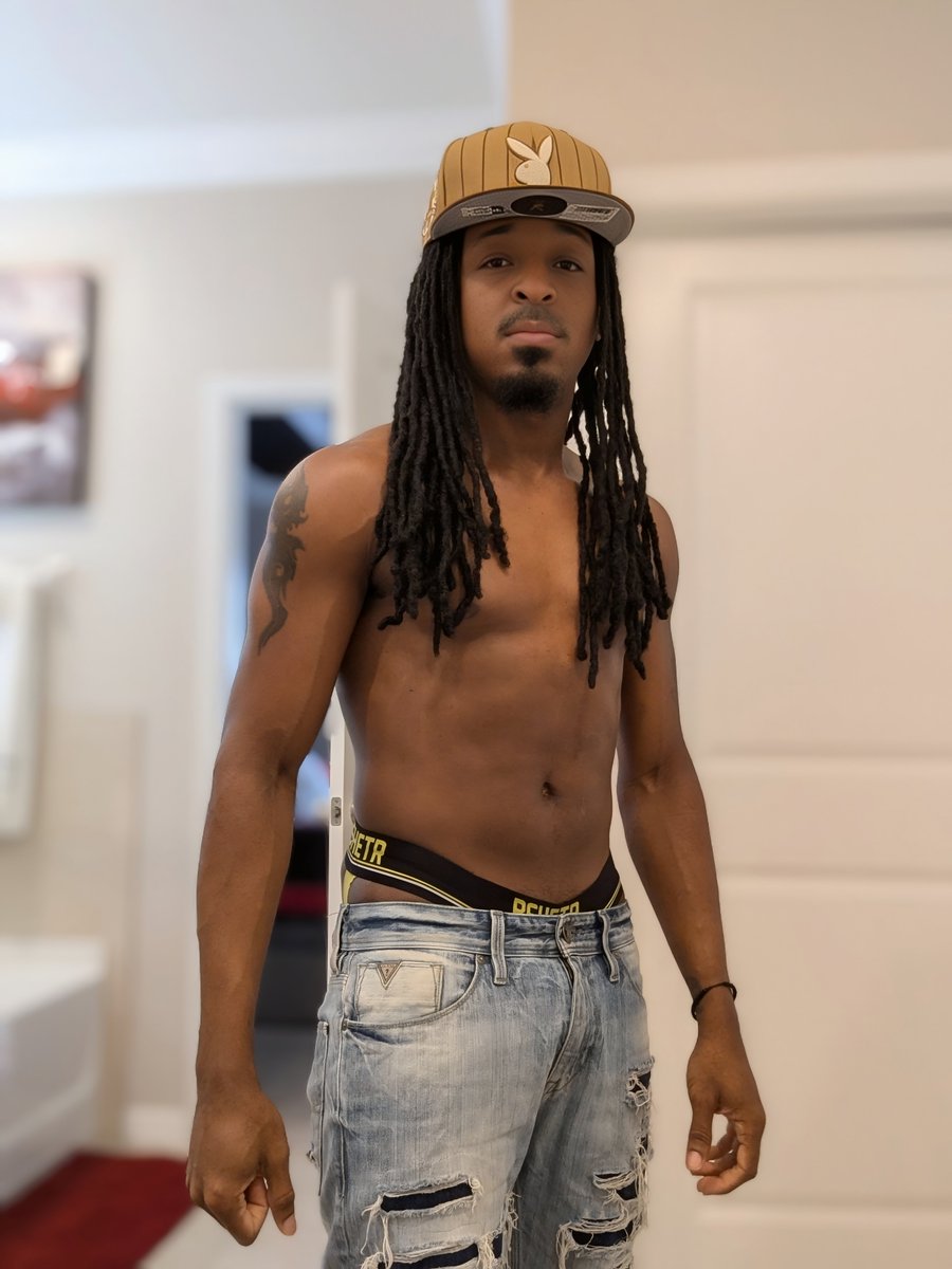 NotoriousJae813's tweet photo. When u dont feel like being bothered or played with while getting ready 🙄, but u let it slide for now. https://t.co/LGxTnZBRYg