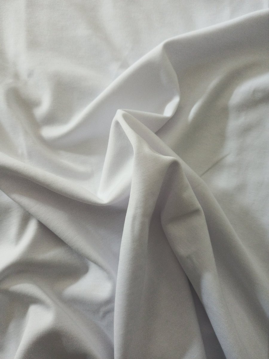 britneywrites2's tweet photo. Unedited pictures of the premium cotton quality round-neck white XL T-shirt a babe ordered for her babe. 🤭
You can tell from these displays of pure casualness that the fitter is about to be unusually cool & comfortable.
We make custom orders in bulk too!
Cc: @Britneyshub
#1of2 https://t.co/tumsnjoMn3