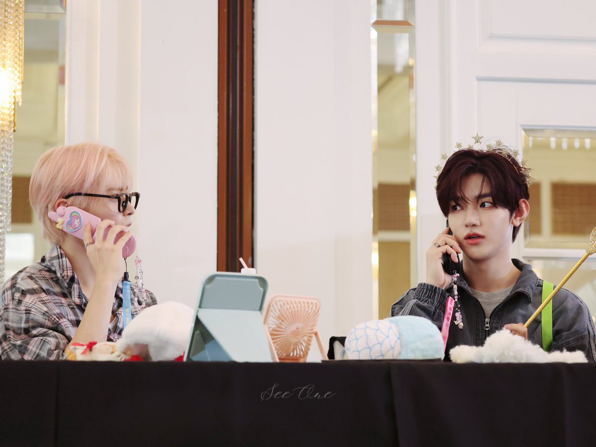 SeeOne1325's tweet photo. 240929  houseofkpop 팬싸 HQ
여보세요🤣

#장하오 #성한빈 #ZHANGHAO #SUNGHANBIN #하오빈 #ZB1 #ZEROBASEONE #제로베이스원 https://t.co/HiCrDionJ3