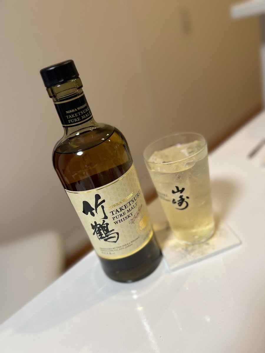 昨日ジャイアンツが優勝したので、竹鶴で祝杯🍻
おめでとう！！