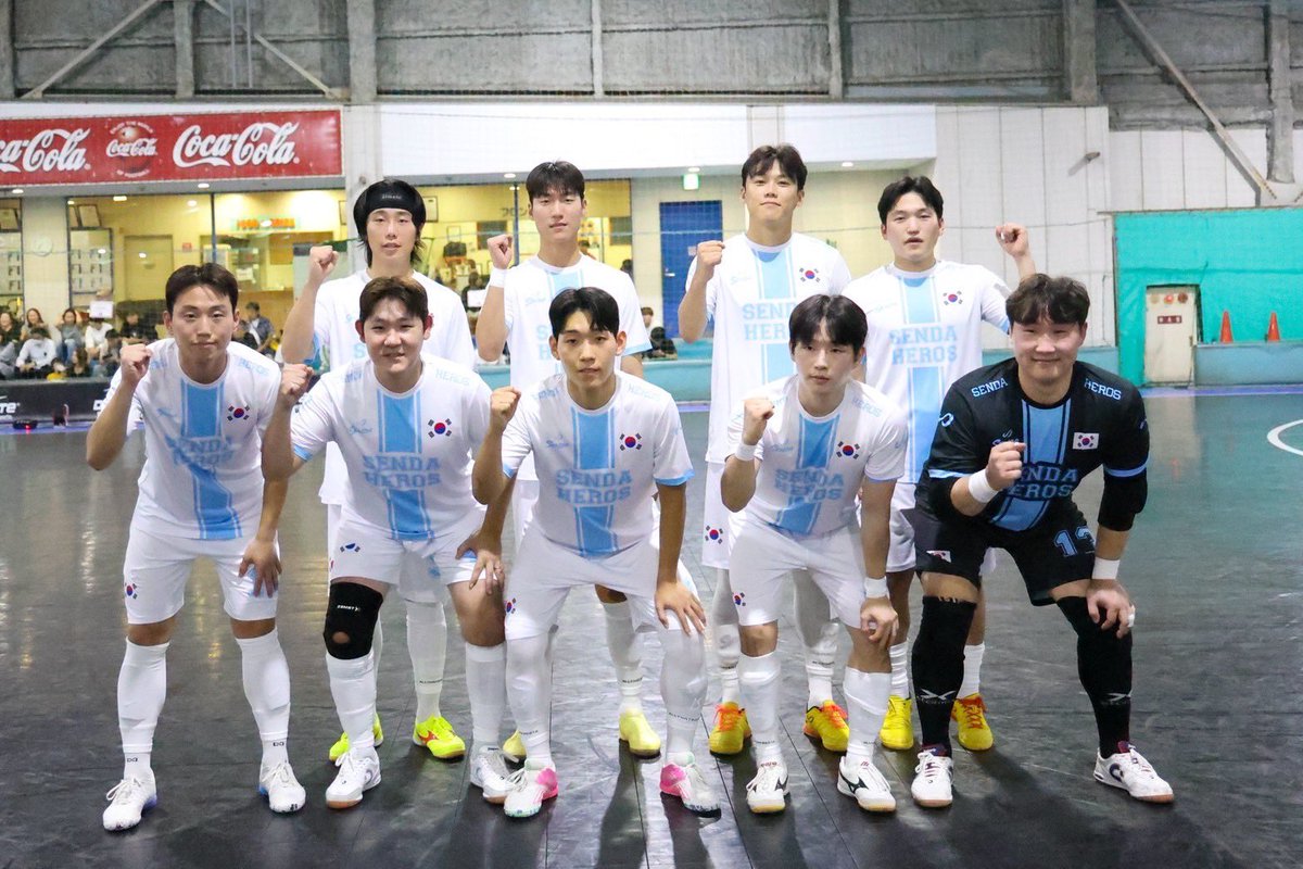 muta11muta's tweet photo. フットサルヒーローズ
日韓対抗戦🇯🇵🇰🇷
無事開催できました‼️

10日前に決まったにも関わらず、
チーム、選手、スタッフの皆様のご協力で
たくさんの方にお越しいただき本当に感謝しております🦸‍♀️

本当にありがとうございました！！ https://t.co/OfyR4M9z6E