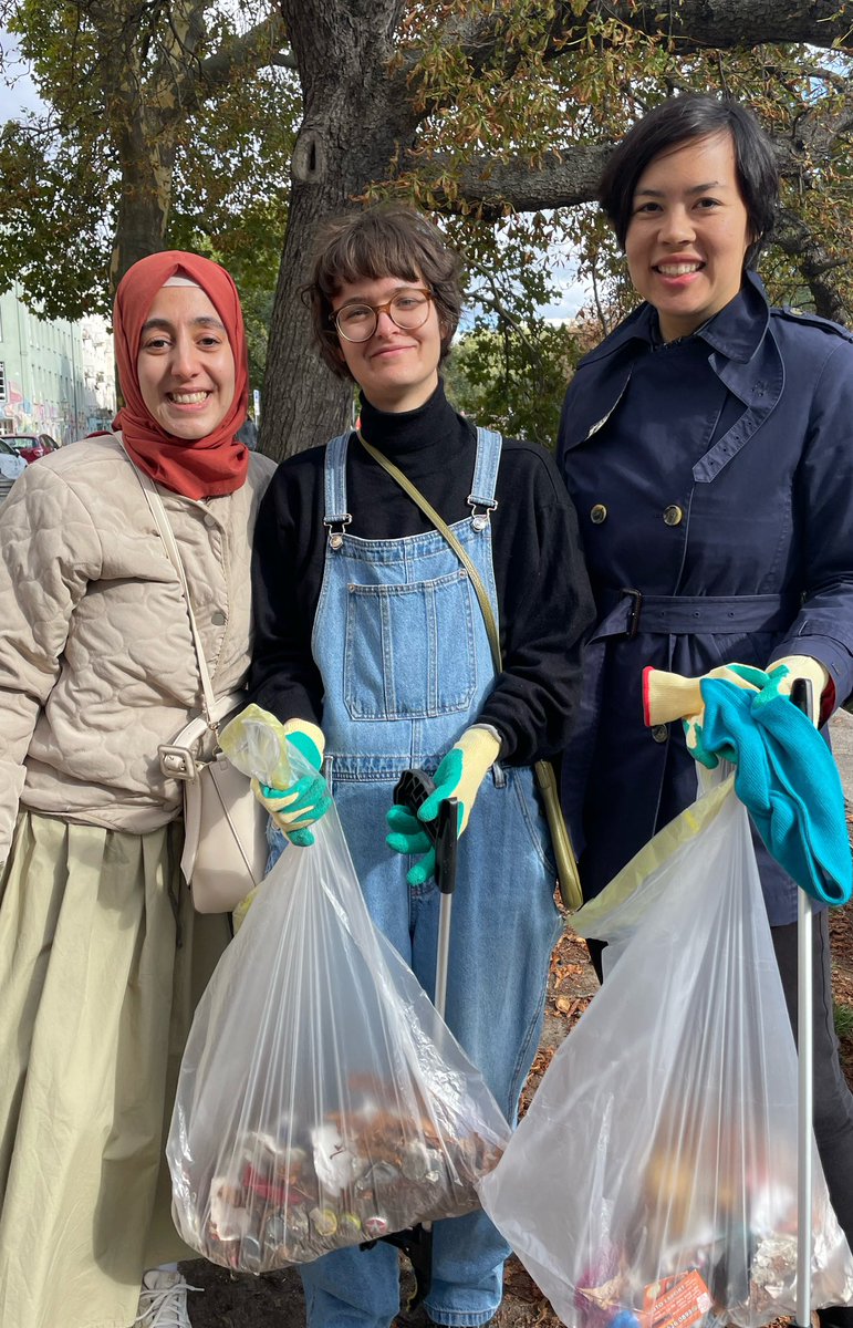 Ju Hoppe (@ju_hoppe) on Twitter photo Heute gemeinsame Aufräum-Aktion am Landwehrkanal organisiert von Hillel: so geht Interreligiöser Dialog ganz praktisch 🙌 super 👍 #Neukölln #Kreuzberg #interreligious #neighborhood #communitybuilding #environment Heute gemeinsame Aufräum-Aktion am Landwehrkanal organisiert von Hillel: so geht Interreligiöser Dialog ganz praktisch 🙌 super 👍 #Neukölln #Kreuzberg #interreligious #neighborhood #communitybuilding #environment