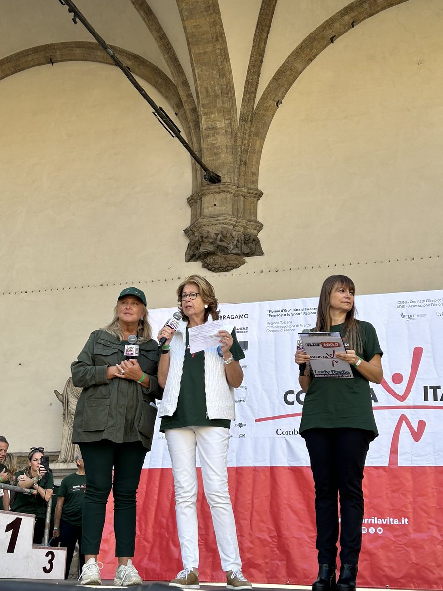 Corrilavita's tweet photo. In piazza signoria con @fondazione_file @LiltFirenze #Ispro, la dottoressa Coccia e il dottor Rosselli del Turco del nostro comitato scientifico a parlare dei progetti sostenuti coi fondi raccolti quest’anno! #corrilavita2024 https://t.co/6GfjQRox1z