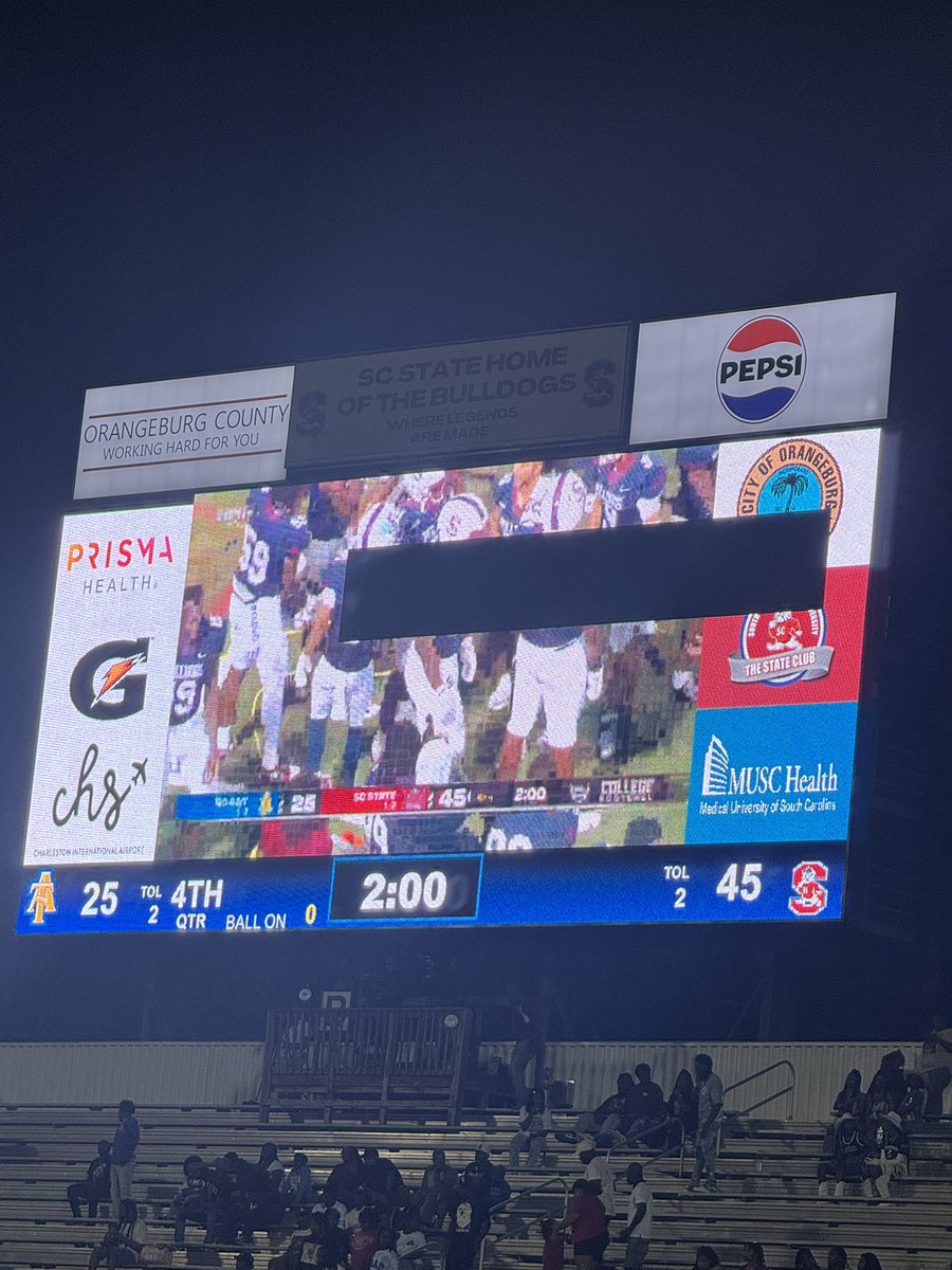 Devontymcdanie1's tweet photo. GO DOGS!! I would love to say I had a great time at Oliver C. Dawson Stadium with the DOGS and I would love to thank @CoachCParrott for the invite and the hospitality. I was extremly exited to finnaly see @CoachAlston5 and his rbs in action. Great win @coachberry77 .GO DOGS !!! https://t.co/i8GayQbi1X