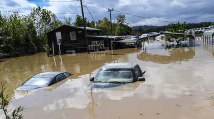MariaVaugh35994's tweet photo. North Carolina hit by epic flooding in 'own Hurricane Katrina'
📰Read more: https://t.co/tb2fovoH8w

#Daniel #NationalCoffeeDay #sundayvibes #PavillonDesFoliesxFREEN #RepostTheDog #Asheville #SundayFunday #Appalachia #FEMA #Katrina https://t.co/vySgixIDb0