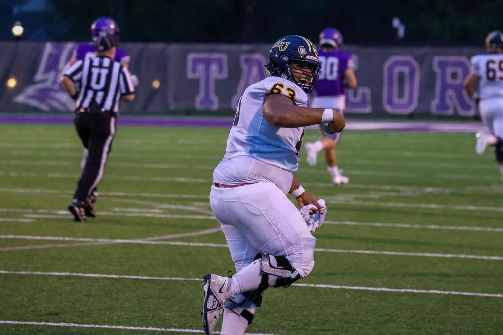 A Saturday night for the books! 

Check out some of the action shots from last night’s <a href="/MarianUFootball/">Marian Football</a> OT win over Taylor!
📸: muknights.com/galleries/foot…