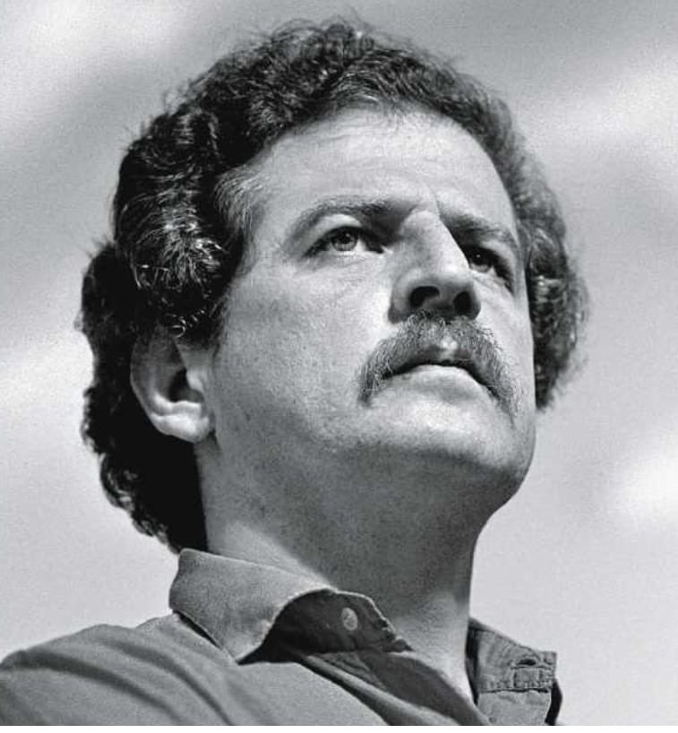 LaCulturalFM's tweet photo. #Hoy | “Se puede matar a los hombres, pero no a las ideas” con esta frase recordamos a Luis Carlos Galán Sarmiento en su natalicio (29 de septiembre de 1943). En la semana del Patrimonio, honramos su memoria y su lucha por un país mejor. 
#Emisora #LaCultural https://t.co/TW8DoWDdre