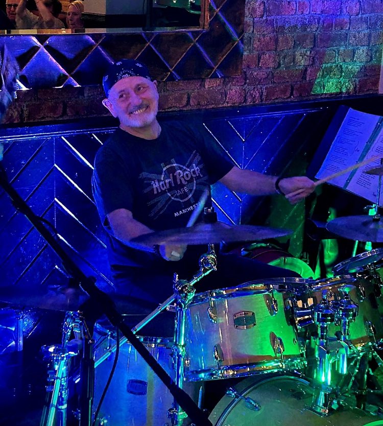 Drum duties yesterday evening with CASINO !! - it was rockin !!