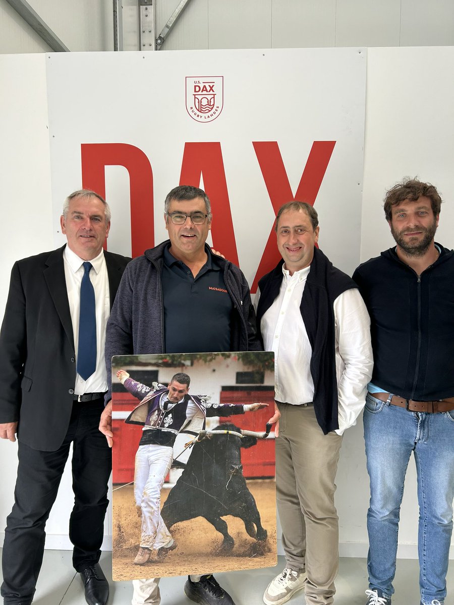67 ieme finale du championnat de France des écarteurs de vaches landaises, une fierté de participer à cette magnifique tradition qui associe art et courage. Maïsadour,les vignerons landais,crédit agricole soutiennent avec ferveur cette discipline.👏acteurs,éleveurs, organisateurs