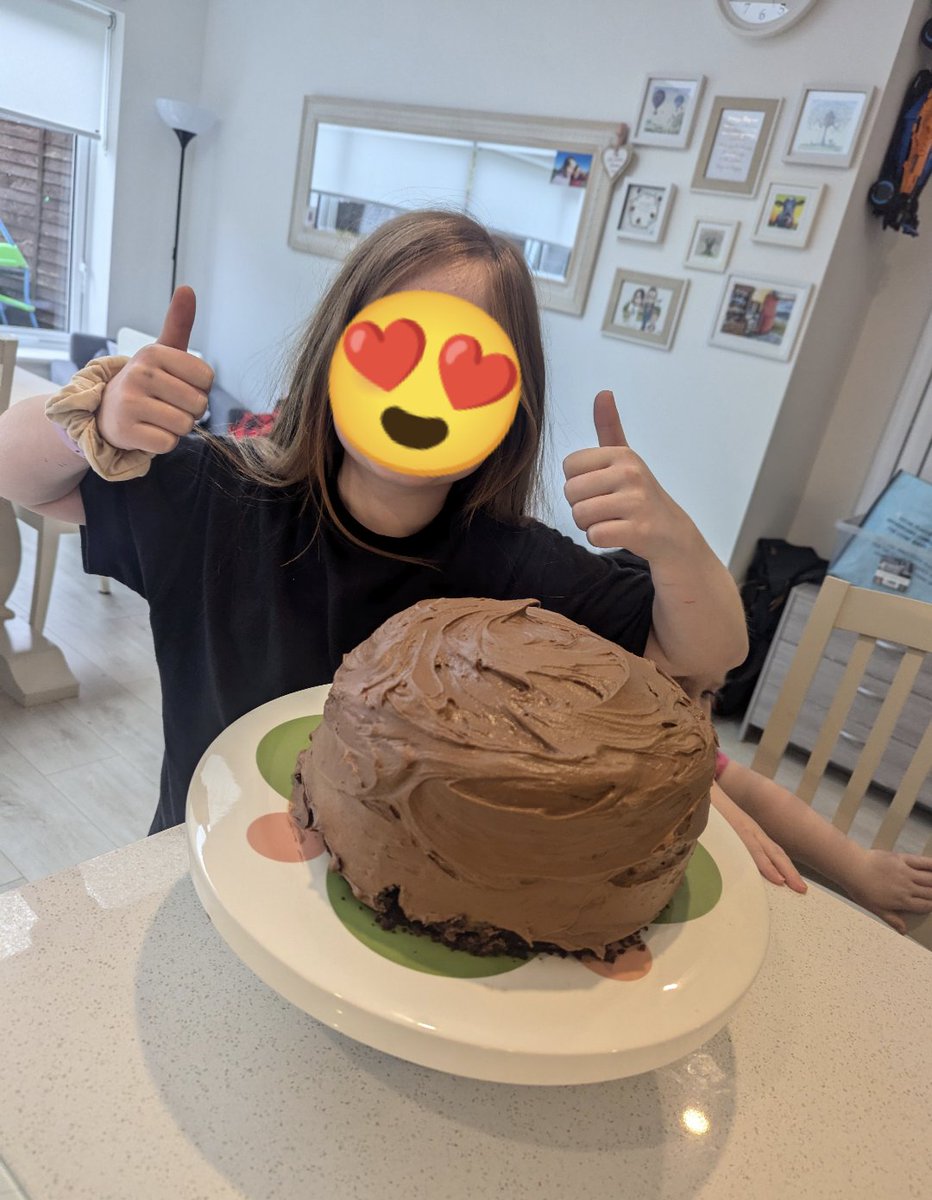 Tracey_OB's tweet photo. My 9 year old made @Nigella_Lawson 's chocolate fudge cake today. I had very little to do with this aside from the oven size of things and some small bits along the way but she is so proud of her creation and I am so proud of her too 😍 https://t.co/Aw6L3VMoo2