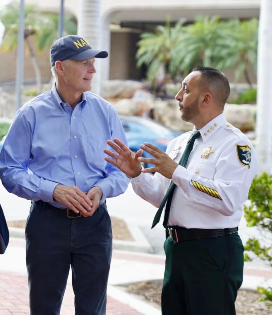 SheriffLeeFL's tweet image. Catch Sheriff Carmine Marceno live today alongside #SenatorRickScott as he visits #FMB to discuss our efforts pre &amp;amp; post #HurricaneHelene. Watch it on our agency FB page around 1:30PM📸✨