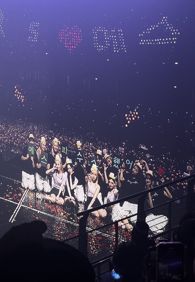 bluest0425's tweet photo. โคตรรักเอสป้าเลย 🤟😭
 #aespa_SYNK_PARALLELLINE_inBKK https://t.co/HaxtcRbWs3