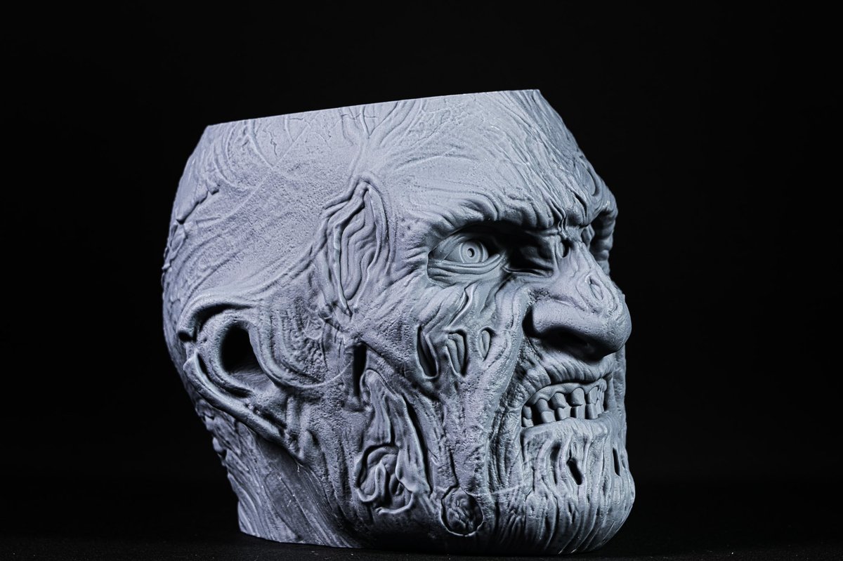 CharroZuck's tweet image. Freddy Krueger Bowl
Sculpt: @fotismint #ZBrush
Resin: @SirayaTech Fast Navy Grey
Printer: @mypeopoly Forge & @WhamBamSystems XTR
Supports: @lychee3d
#3dprinted #3DPrinting #spooky