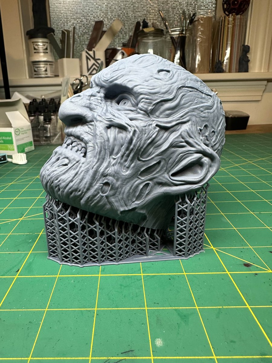 CharroZuck's tweet image. Freddy Krueger Bowl
Sculpt: @fotismint #ZBrush
Resin: @SirayaTech Fast Navy Grey
Printer: @mypeopoly Forge & @WhamBamSystems XTR
Supports: @lychee3d
#3dprinted #3DPrinting #spooky