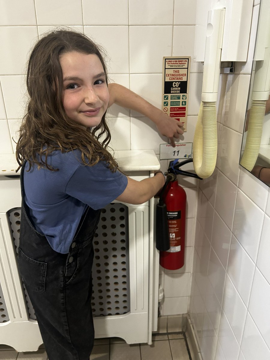 gem_hilton's tweet photo. @southfield6H Millie found some numbers 60, 11, 1 &amp; 4 https://t.co/NL9BSsjOGQ