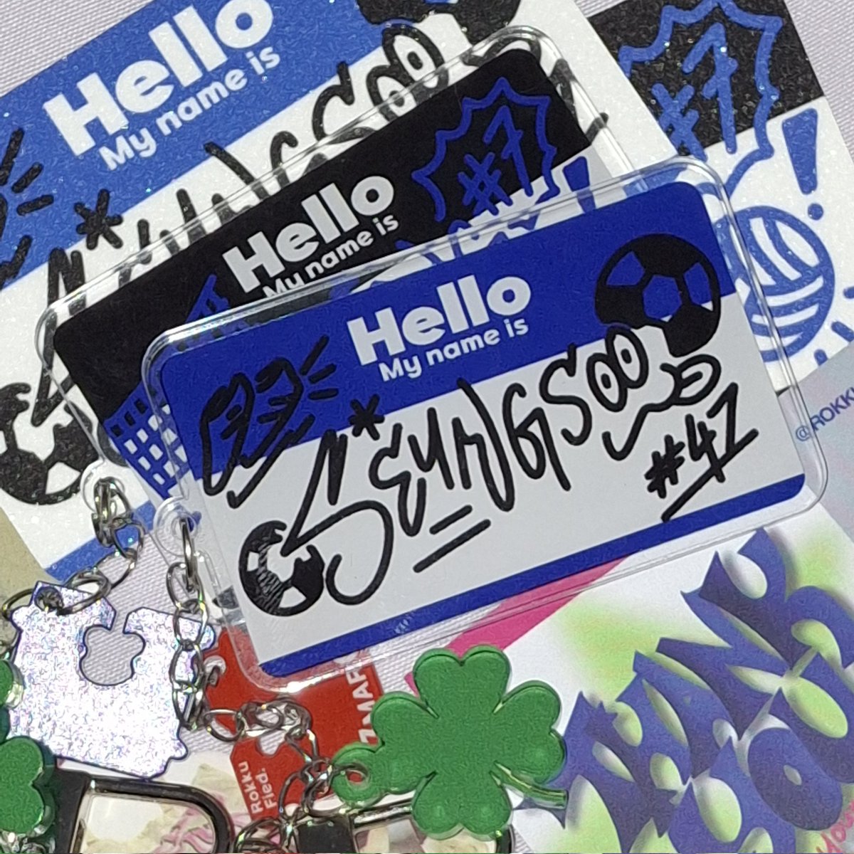 bought this cool keychain from <a href="/ROKKUFlED/">JO.</a>, thank you so much!🫧⭐️🧤