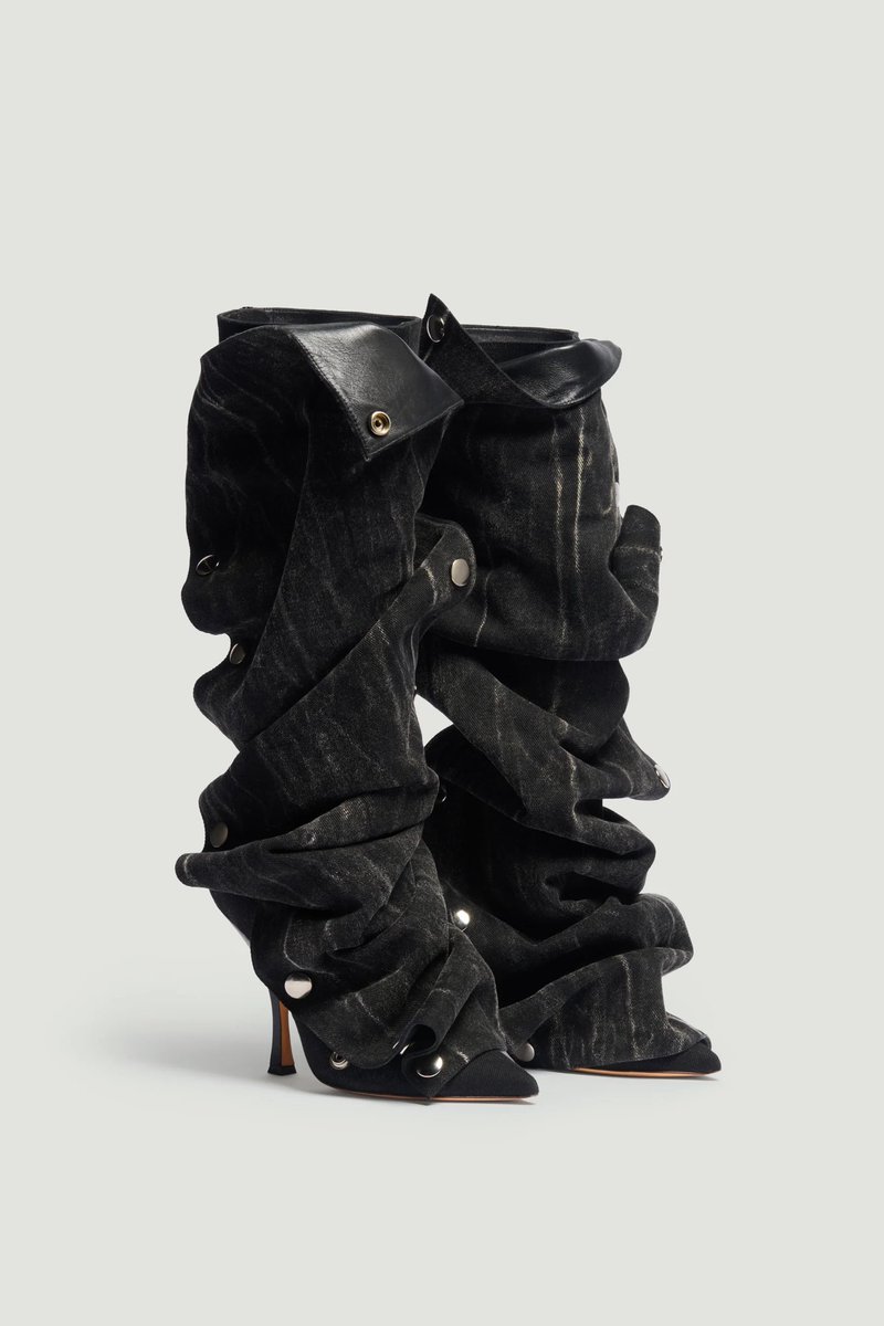 LegendaryLade's tweet photo. Different Y/Project “Snap” boots! 🔥
Glenn Martens you will always be Famous! https://t.co/DRYf7LDkj6