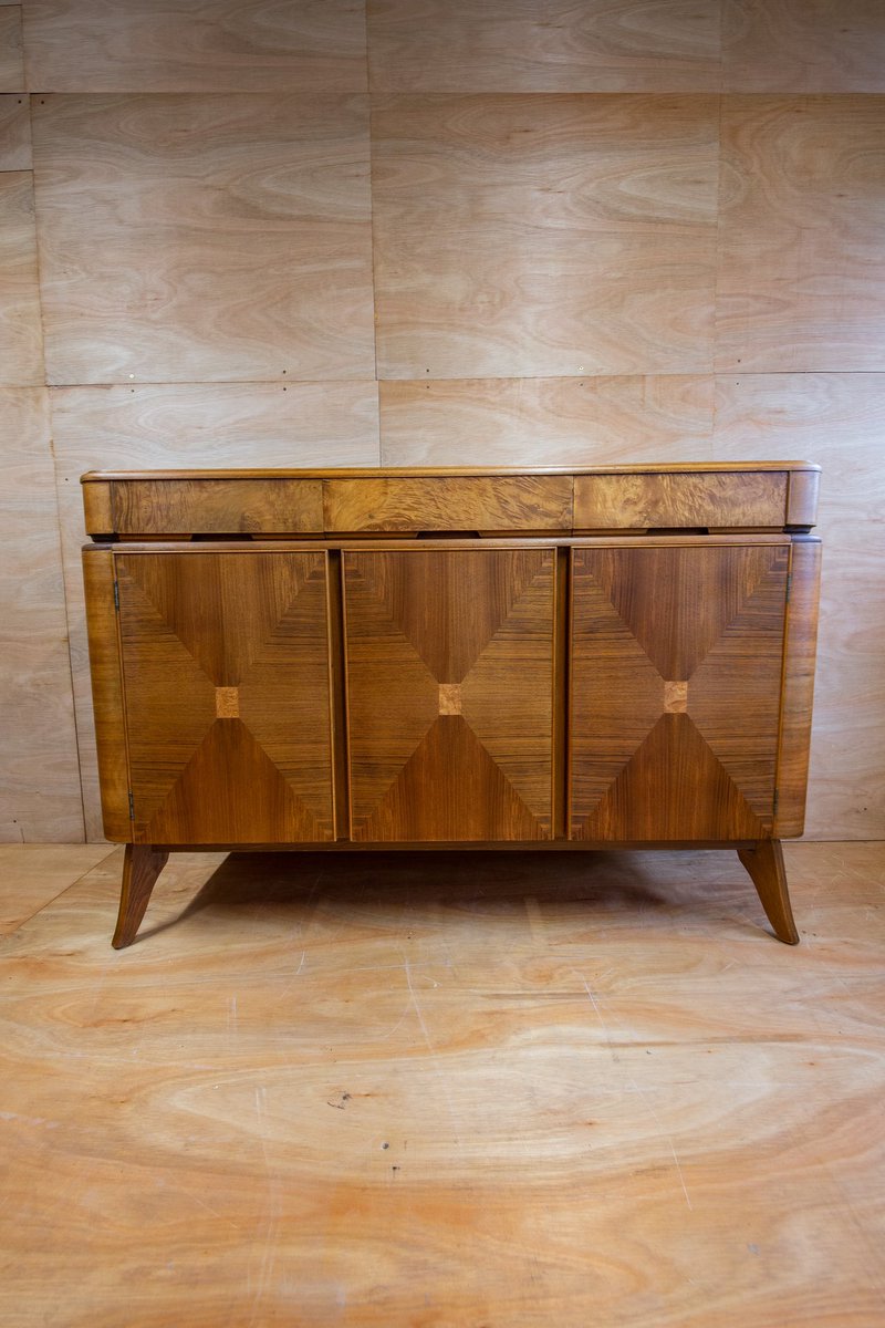 Est. Living tweet media