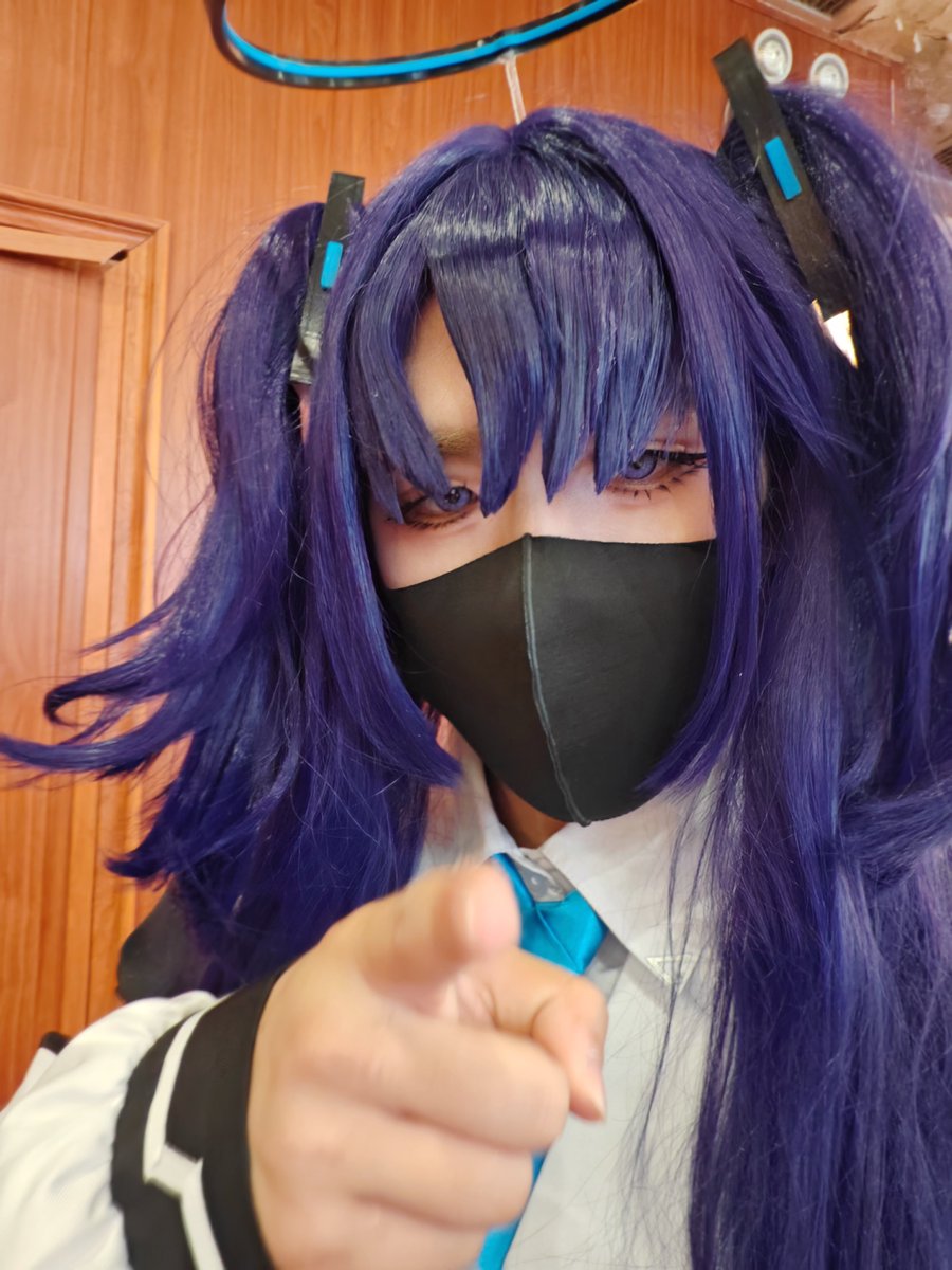 mouchengi's tweet photo. 之前BAO的照片等到國慶了才想起來發
第一次試美瞳 感覺蠻有趣的
以後有機會再找攝影拍一些照片來發好了
優香麻麻可愛 喜歡
圖4附：逛了一天光環歪掉領帶開掉眼神死掉的我 https://t.co/SIVSOkMav9