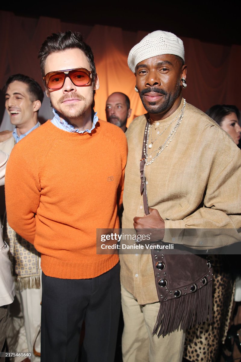 Harry_PL_Media's tweet photo. Harry na pokazie Valentino podczas dzisiejszego Fashion Weeku w Paryżu. https://t.co/BianUEJUMk