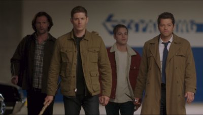 CasIsLoved's tweet photo. This show was about two brothers only? This one????? Oh, okay... https://t.co/N29eKuvfWU