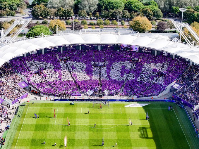 CalcioCurva's tweet photo. Toulouse - Lyon :

« Les rues d’Belgrade aussi, on y creuse vite sa tombe
Donc j’bois, fume, supporte, à la mémoire de Brice Taton » Furax https://t.co/yal3yamOio