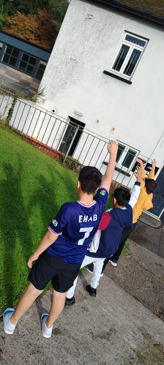 eystwales's tweet photo. Our EYST-Torfaen youth group had fun last week with shadow dancing, music, football, art and crafts, hand tattoos and delicious pizza and chips. 🎶⚽ 🏃🍰🎉🎉
#volunteering #torfaensport #CWMB #cwmbranstadium #torfaen_leisure #mymumandmydaugter #torfaenVoluntaryAlliance #torfaen https://t.co/THkQEkeoyl