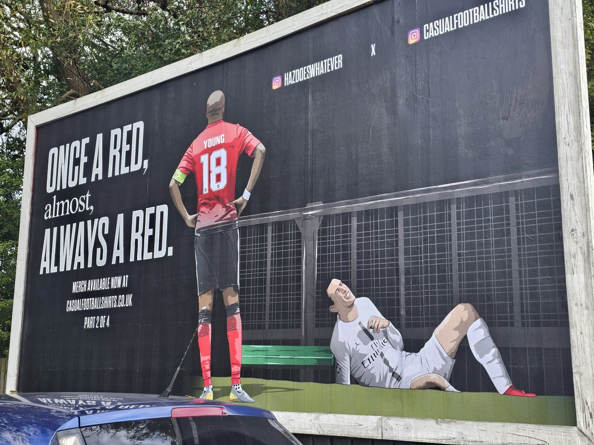 utdreport's tweet photo. Spotted near Old Trafford 👀

via @_StrettyEnd https://t.co/4fEESs5SLG