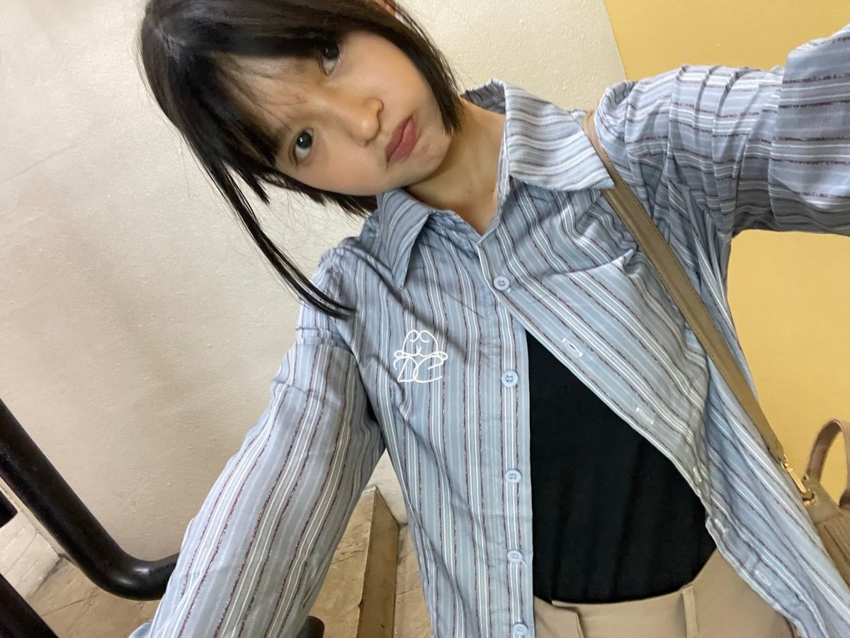 baih26902's tweet photo. Maksih @Elin_JKT48 untuk kemarin  Soo aku senang banget bisa ketemu kamu secara langsung hehe jangan kapok ya kalo aku ngomong ya cepet banget  nanti aku pasti bakal Dateng Untuk mng bulan depan yaa nanti pasti aku bakal vc kamu bye 😼🫶 #sidebyeside #YOURCHOSENFLOWER https://t.co/Ue2VfXDUWH