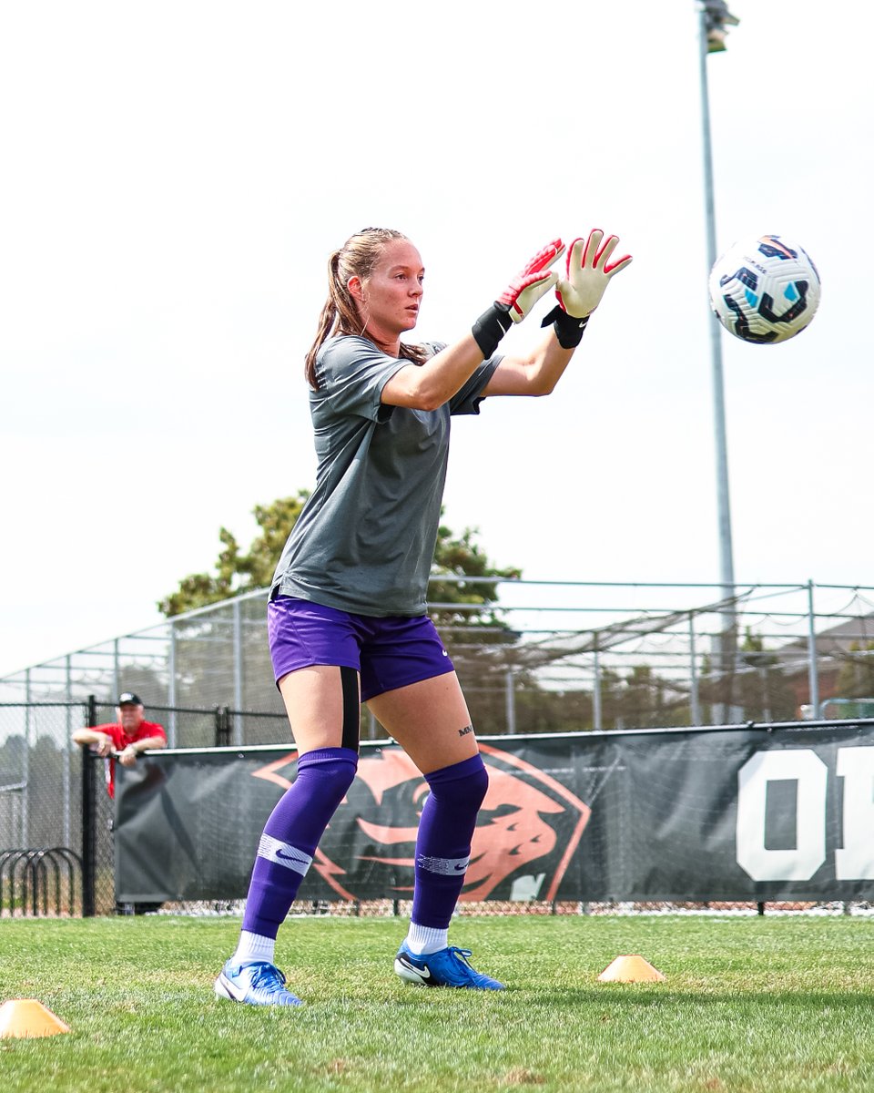 To the one who holds it down in net... happy birthday, Mya 🥳🎉

#GoBeavs