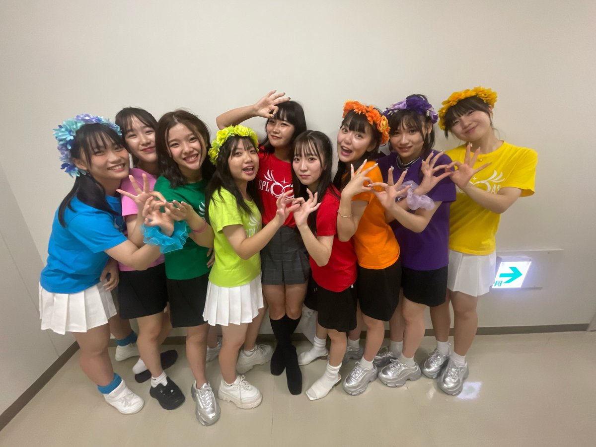 Yuzuki16BLACKRO's tweet photo. 1年半ぶりの発表会、終始泣きっぱなしで2024年が始まって一番泣いた日だった気がします😂✨💐❤️
たのしかった！！！！！感動！！！ https://t.co/T3xdBRyAua