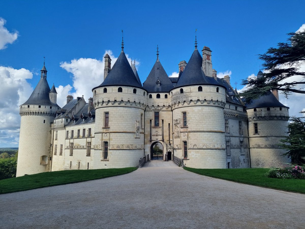 jmadge33's tweet photo. #chateau de #chaumont
Not bad for a mistress Gaff when you get kicked out of court.
#france #wrongsideoftheroad https://t.co/mirLnpSVmc