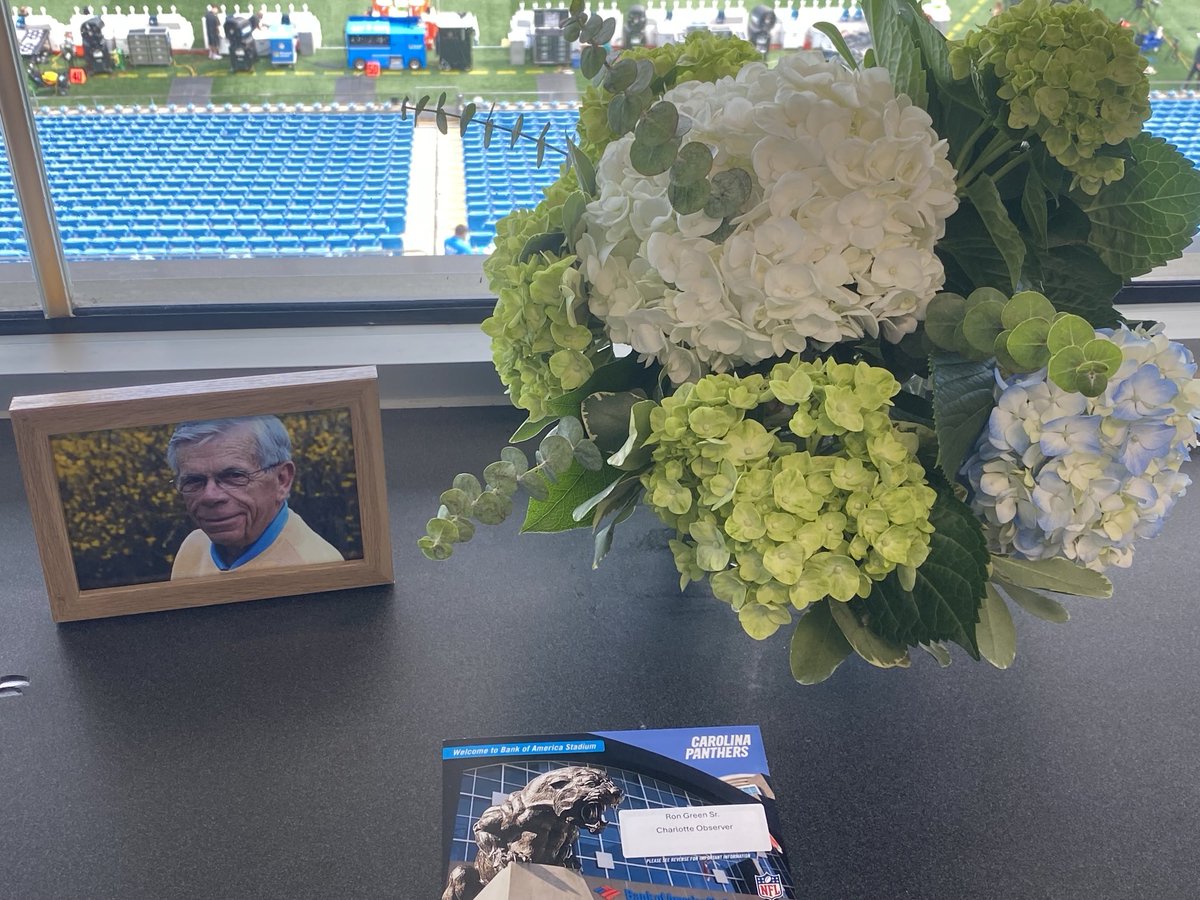 Panthers have a seat today for the legendary Ron Green Sr., longtime Charlotte Observer columnist whose funeral services are tomorrow. RIP Senior.