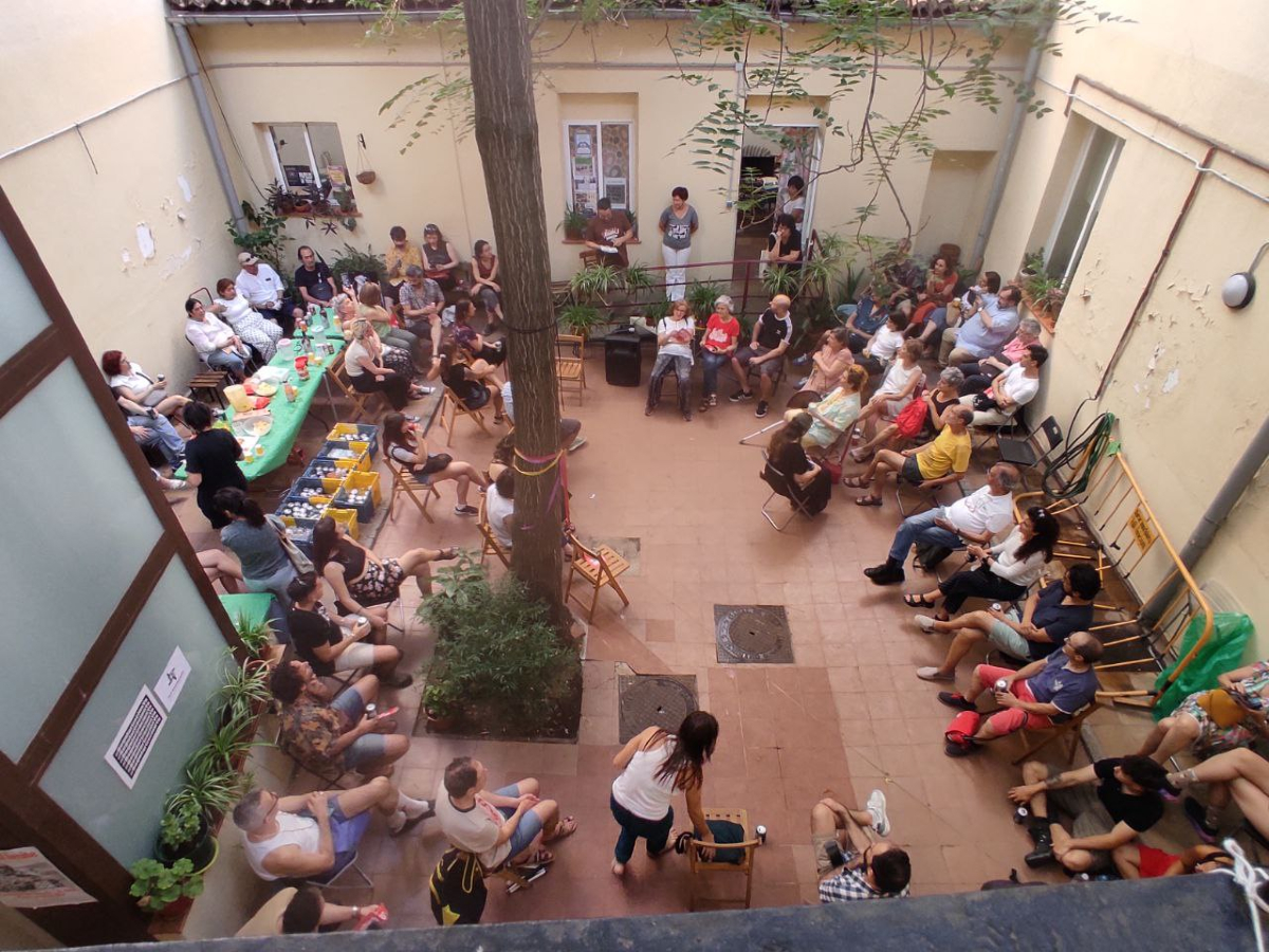 💥 Sí, vamos a estar incidiendo mucho estas semanas que #ConVosotrasSí. Ayúdanos a seguir con nuestra sede en Duque de Alba, 13 y que toda la vida cultural y política que aquí pasa permanezca.

Entra en la web para saber más y écharnos una mano: goteo.cc/convosotrassi