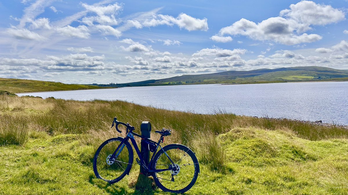 carlymckendry's tweet image. Bike, hike, swim or sit in the sun watching cricket.  Whatever you choose, get outside. Your body &amp;amp; mind will thank you for it. And don’t forget local is wonderful 😉❤️ @discinverclyde #GetOutsideDay