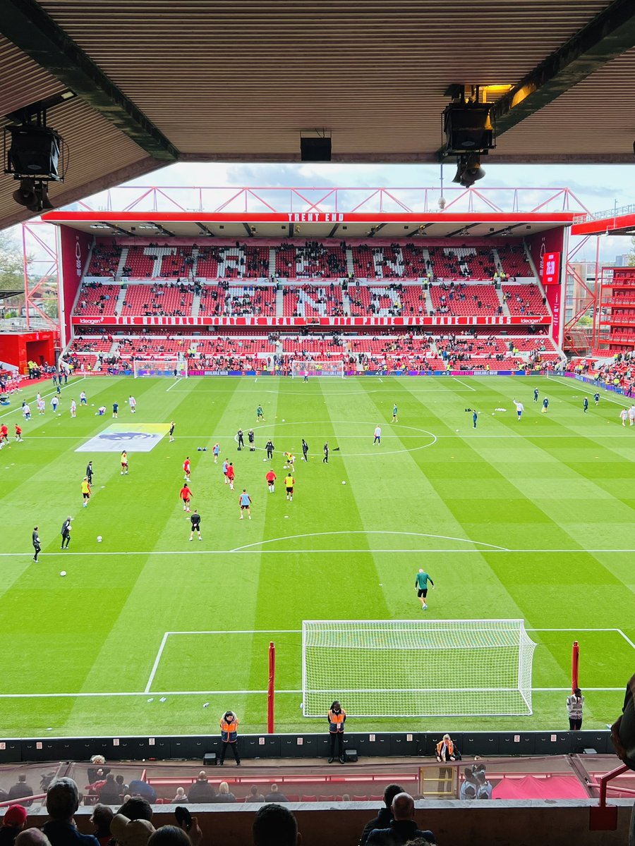 r60cco's tweet photo. @henton_chris @NFFC @forestfocuspod @gergmitch @BBCRNS @NFFCServices Went to the World Famous City Ground and sat on my own! My wife stayed at home… one less face in the crowd ! 😤 also 3 empty seats next to me too…🙄 https://t.co/DOIhuKXlNx