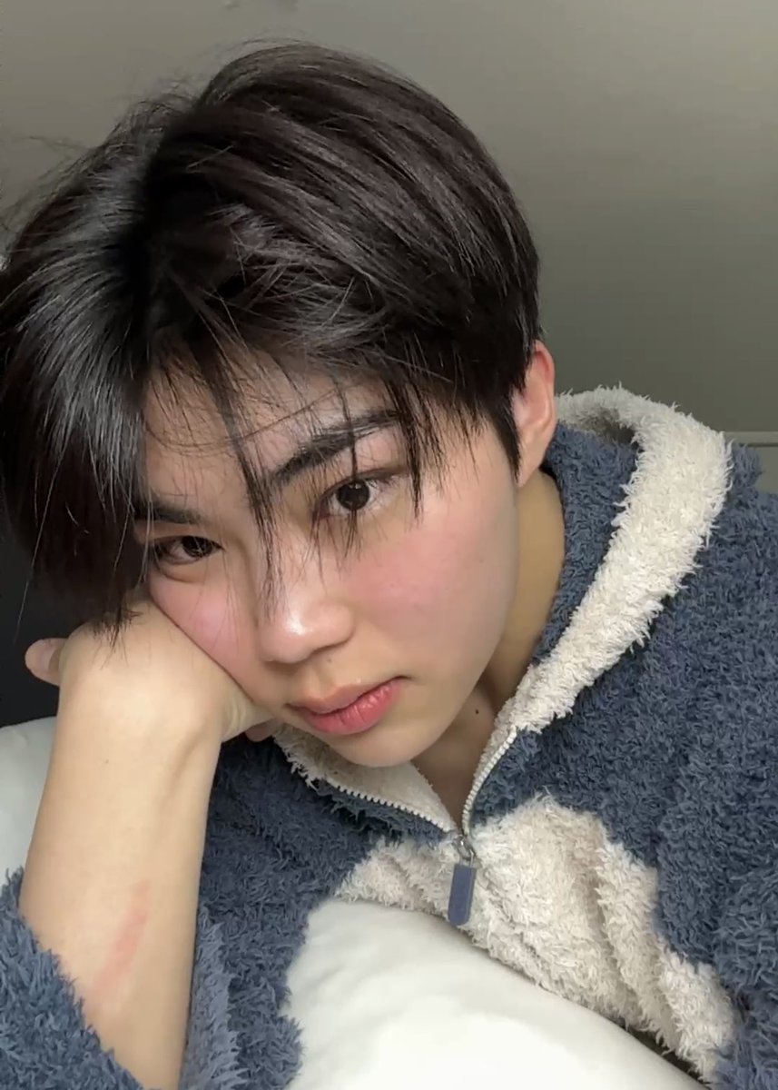 dream00660's tweet photo. 아ㅈㅉ 웃음이 실실남 https://t.co/kNFseTNn8V